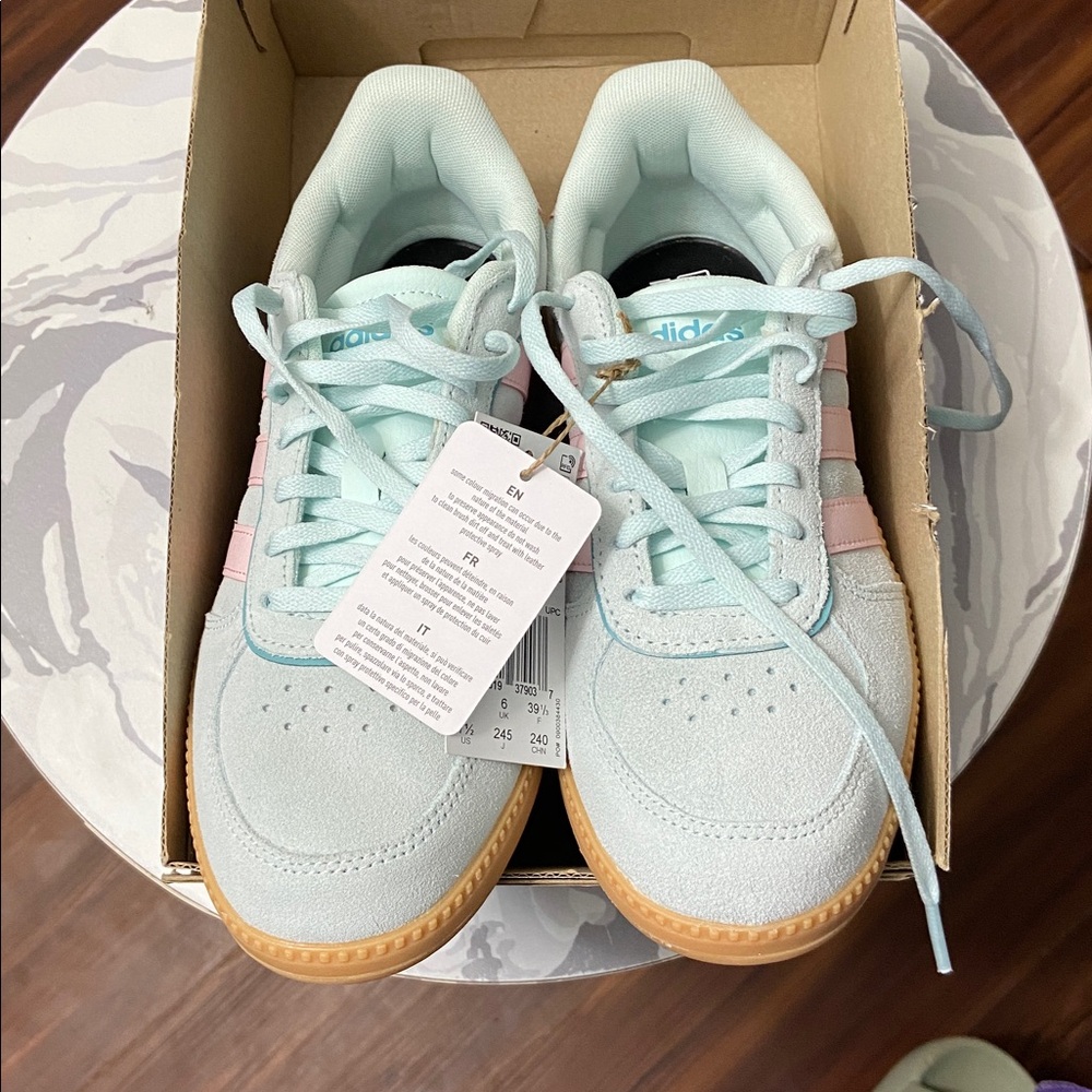 Adidas Breaknet Sleek Lt Blue & Lt Pink Suede Sneakers US size 7 1/2